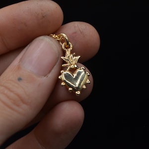 Sacred heart necklace, 925 silver necklace 18kt gold plated, ex voto pendant, heart with flame, tiny sacred heart charm, dainty charm, Italy