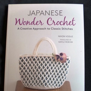 Cute & Easy Crochet With Flowers A Crochet Pattern Book of 35 Fantastic  Floral Patterns by Nicki Trench 