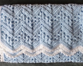 Manta de bebé de crochet azul y blanco: ondas suaves de chevron con borde de picot HECHA A PEDIDO