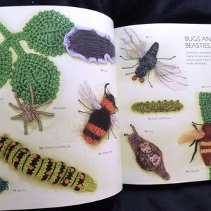 Oiseaux, papillons et petites bêtes à tricoter et à crocheter par Lesley Stanfield Cahier de modèles de créatures à tricoter et à crocheter, édition 2021 image 6