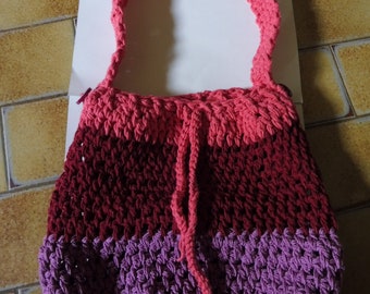 Sac à bandoulière en coton rose buvard, bordeaux et mauve fait main au crochet