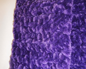 Echarpe originale faite main en laine velours violet