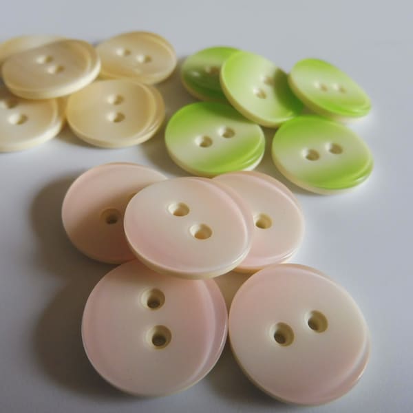 Lot de 5 jolis boutons fantaisie rose pâle vert printemps ou beige clair 18 mm