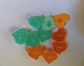 Lot de 5 jolis boutons coeurs jaune orangé ou bleu turquoise 14 mm
