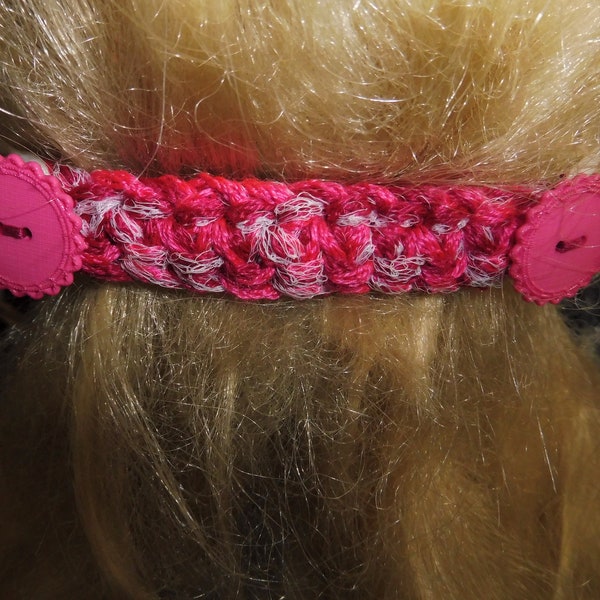 Grosse barrette à cheveux rose avec boutons pour attacher le masque