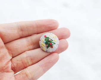 mini Handmade Christmas tree brooch pin-embroidery brooch-unique design- fabric art gift for her-textile jewelry -Cute small christmas gifts