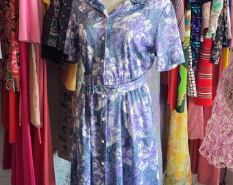 Vestido Blair morado con estampado paisley de los años 80