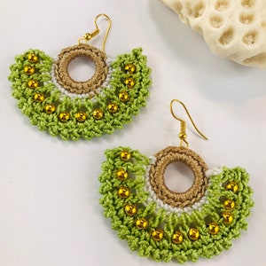 Peacock crochet gold beads