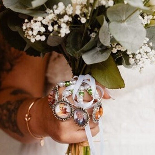Médaillon photos souvenir mémorial hommage avec cabochon et support rond baroqu, perles,ruban au choix idéal bijou bouquet de mariée mariage