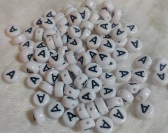 lot de 20 perles lettre A de l'alphabet blanc noir 7x4 mm