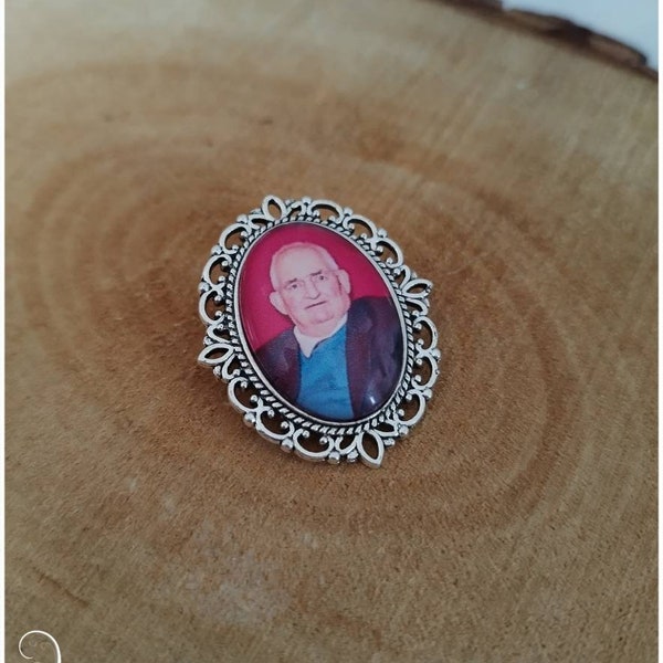 Pin brooch, souvenir buttonhole jewel memorial tribute pin with photos under oval or round glass wedding, communion baptism
