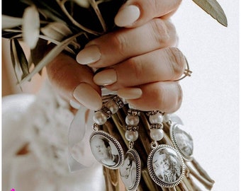 Memorial mourning tribute souvenir medallion with cabochon and round ribbed support, ribbon and pearls ideal for bridal wedding bouquet jewelry