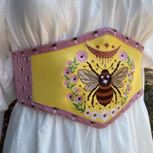 Cottagecore Bee corset belt