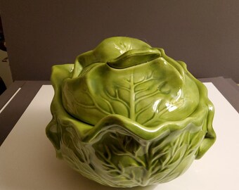 Retro "Holland Mold" Covered Green Cabbage  Bowl with Lid. Circa 1967