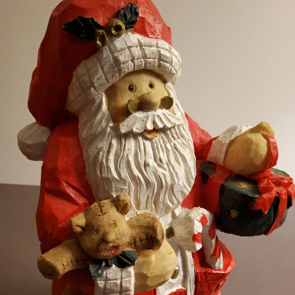 Figura de Papá Noel tallada a mano de 25 cm de alto