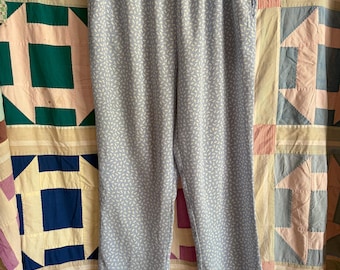 Pantaloni in seta color azzurro cielo di Teddy Sport