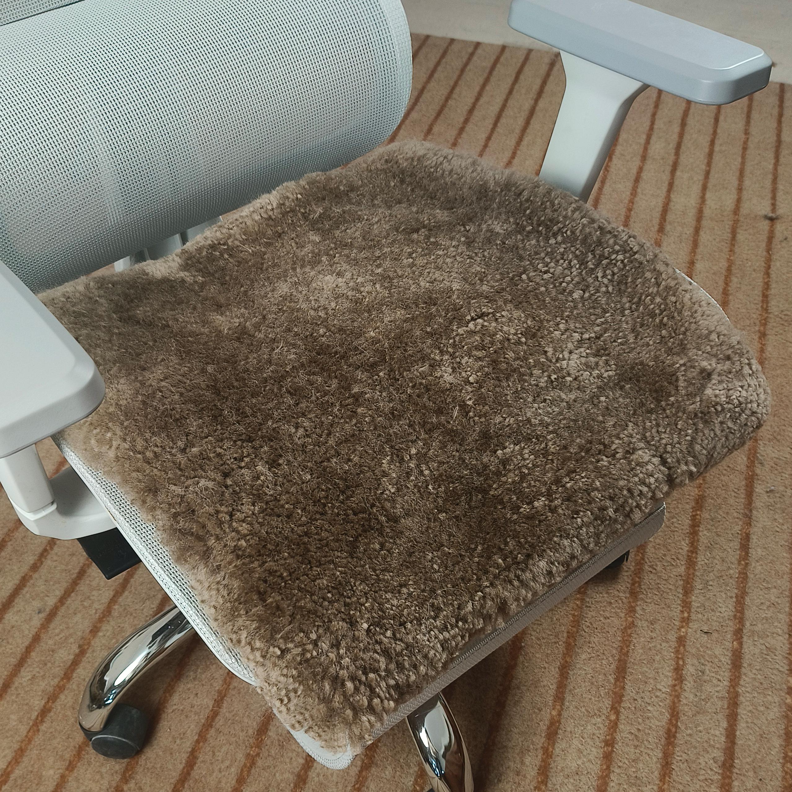 ブラウンシープスキンウールシートクッション：ソフトチェアパッド