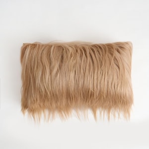 Kussenslopen van echt lang geitenbont – donkerbeige – 30 x 50 cm – luxe decoratieve kussenhoes