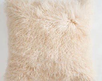 Fodera per cuscino oversize in pelliccia di agnello mongolo: cuscino in pelle di pecora tibetana beige da 26 pollici
