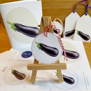Auberginekaart en cadeaukaartjes Direct afdrukbaar downloaden • Zelf afdrukken PDF • Kaart en zes cadeaukaartjes • Aubergine Emoji cadeaukaartjes