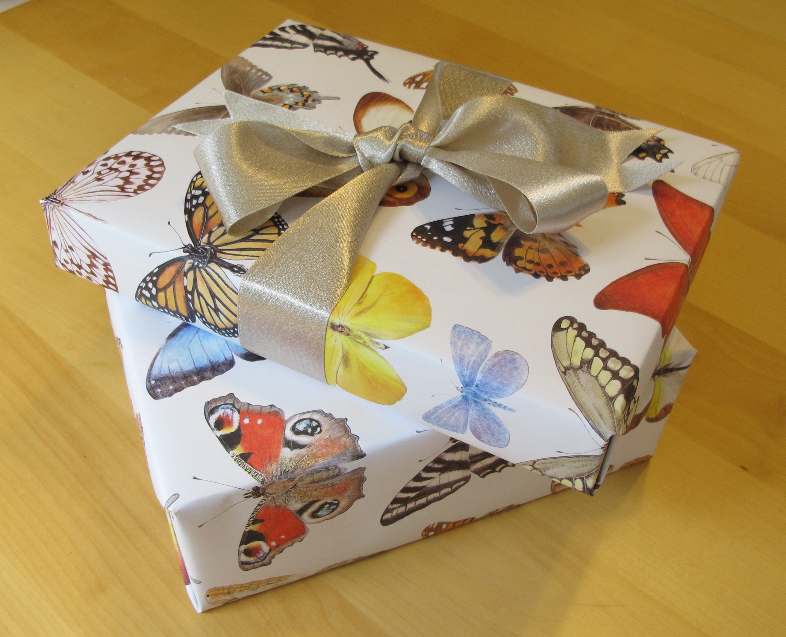 Butterfly Wrapping Paper, Pretty Wrapping Paper, Butterfly Gift Wrap,  Nature Wrapping Paper, Wild Flowers Wrapping Paper UK 1 