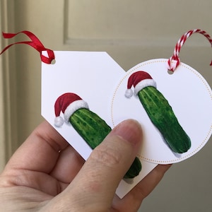 Kaart met kerstman augurk en cadeaukaartjes • Directe afdrukbare download • Print zelf pdf • Kaart en zes cadeaukaartjes • Kerst augurk