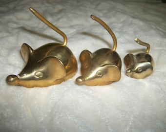 Vintage Brass, Antique Brass Mouse Note Holder, brass paper weights, three piece set, VINTAGE BRASS MICE