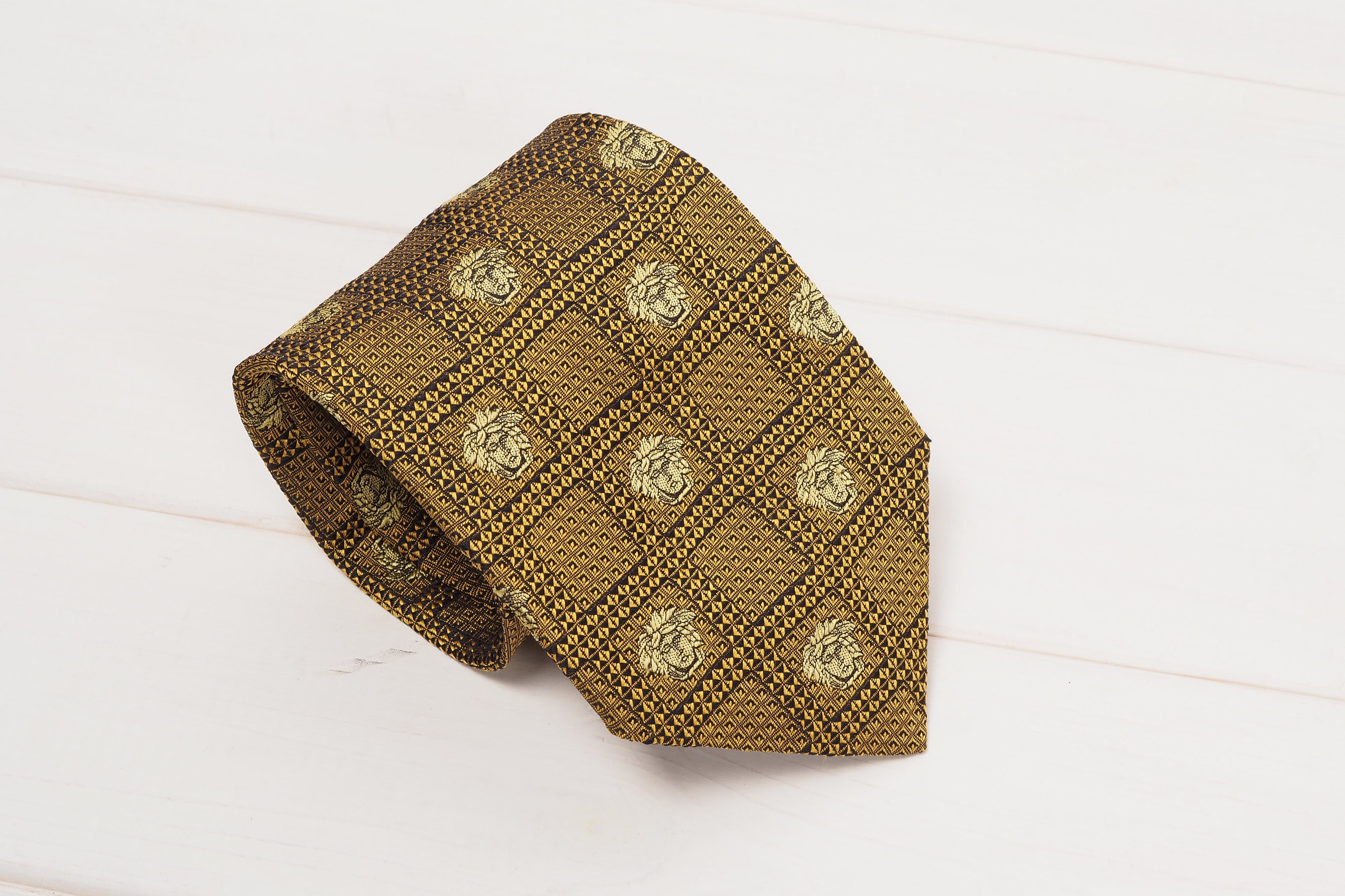 Versace Gold Medusa Tie Pin in Metallic for Men