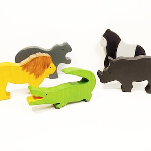 Ensemble de jouets d'animaux de safari exotiques inspirés de Waldorf, animaux en bois de Waldorf, ensemble de jeu ouvert, cadeau d'anniversaire de Noël pour enfants et tout-petits image 1