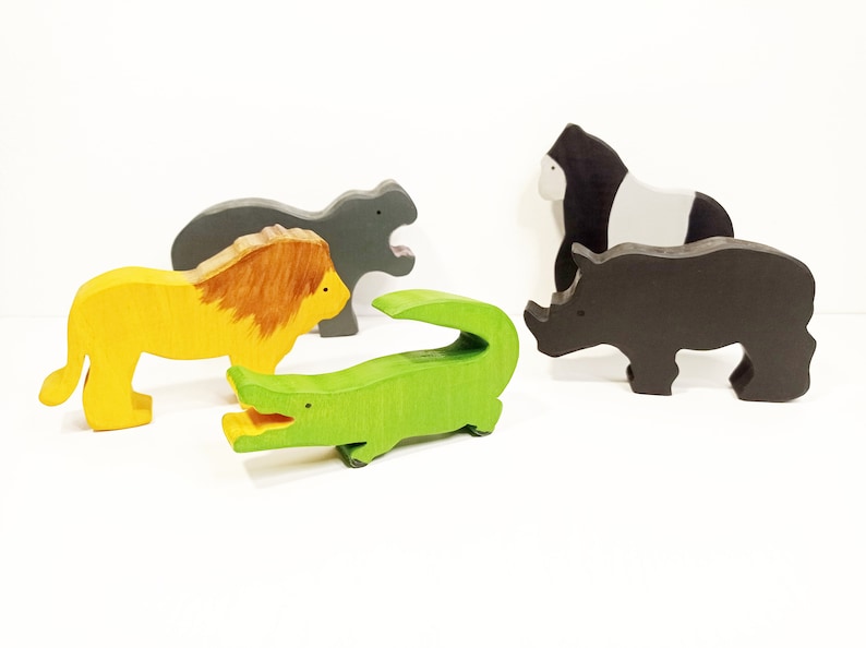 Ensemble de jouets d'animaux de safari exotiques inspirés de Waldorf, animaux en bois de Waldorf, ensemble de jeu ouvert, cadeau d'anniversaire de Noël pour enfants et tout-petits image 1