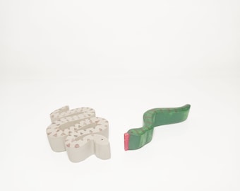 Serpientes de madera, juego de juguetes de animales de madera inspirado en la pedagogía Waldorf, serpientes de madera, regalo de Navidad para niños, juego sostenible, juego libre.
