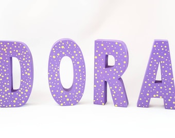 Letras de madeira para quarto de bebê, letras independentes, decoração para quarto de bebê, presente personalizado para bebê, presente para crianças, letras de madeira com nome em pé