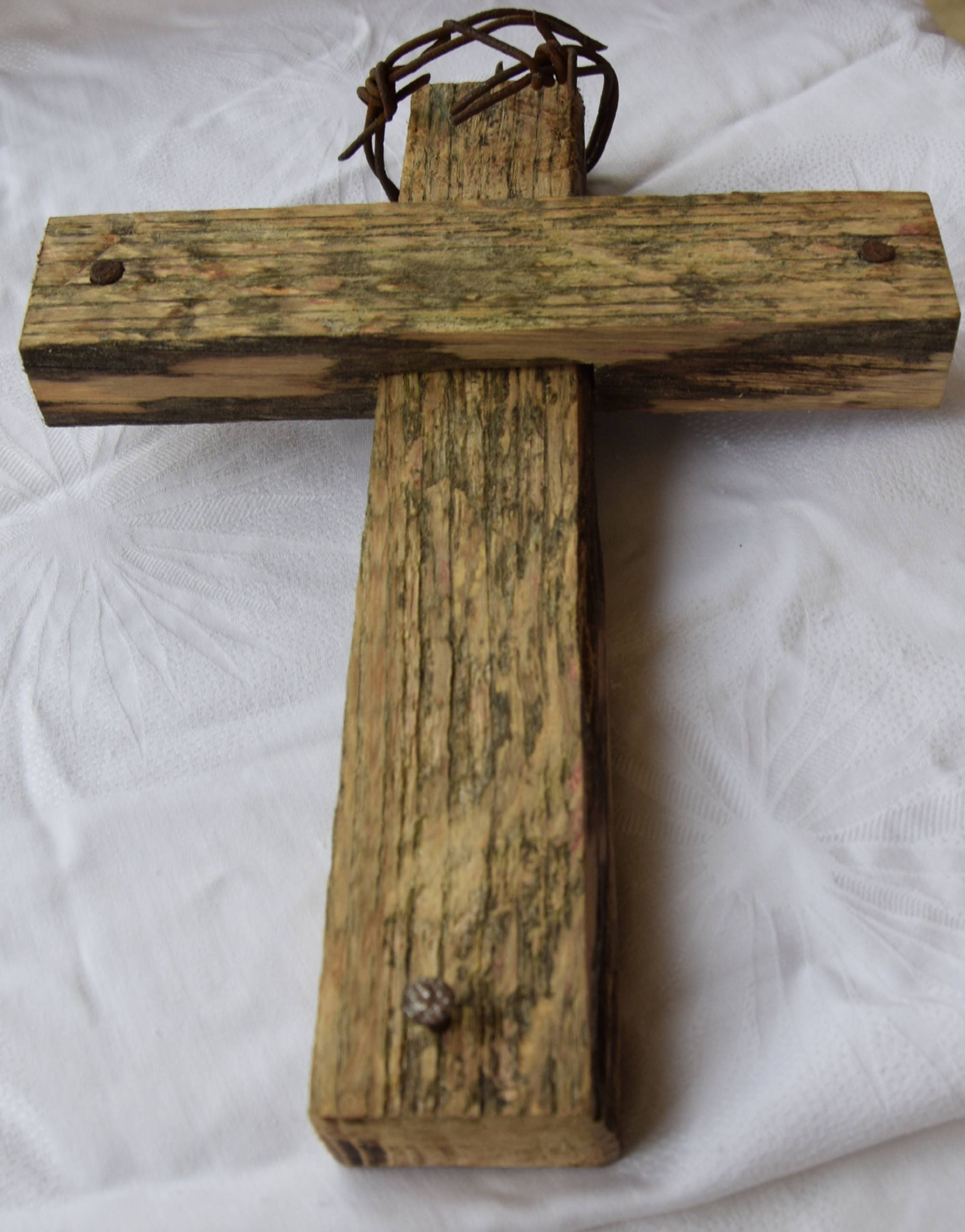Teruggewonnen houten kruis, houten kruis, religieus huisdecor ..., حجم الصورة 2003x2557