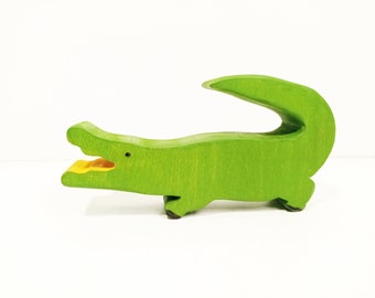 Animal de juguete inspirado en Waldorf de madera de cocodrilo, juguete de cocodrilo de madera, regalo de cumpleaños de Navidad para niños y niños pequeños, juguete de juego imaginativo