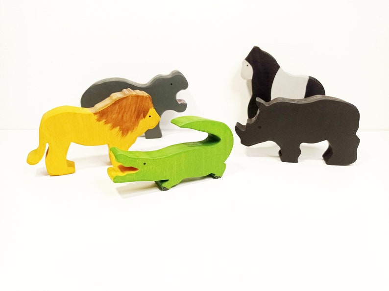 Ensemble de jouets d'animaux de safari exotiques inspirés de Waldorf, animaux en bois de Waldorf, ensemble de jeu ouvert, cadeau d'anniversaire de Noël pour enfants et tout-petits image 3