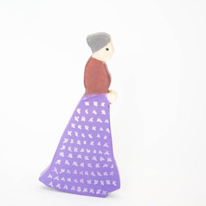 Old woman wooden toy, waldorf people, pretend play, open ended toy set, small world wooden toy, waldorf inspired toy, wooden people figurine