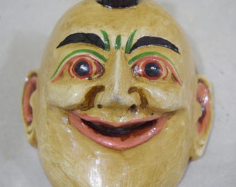 タルー族のシャーマンの悪魔払いのマスク、手彫りのネパールの儀式用