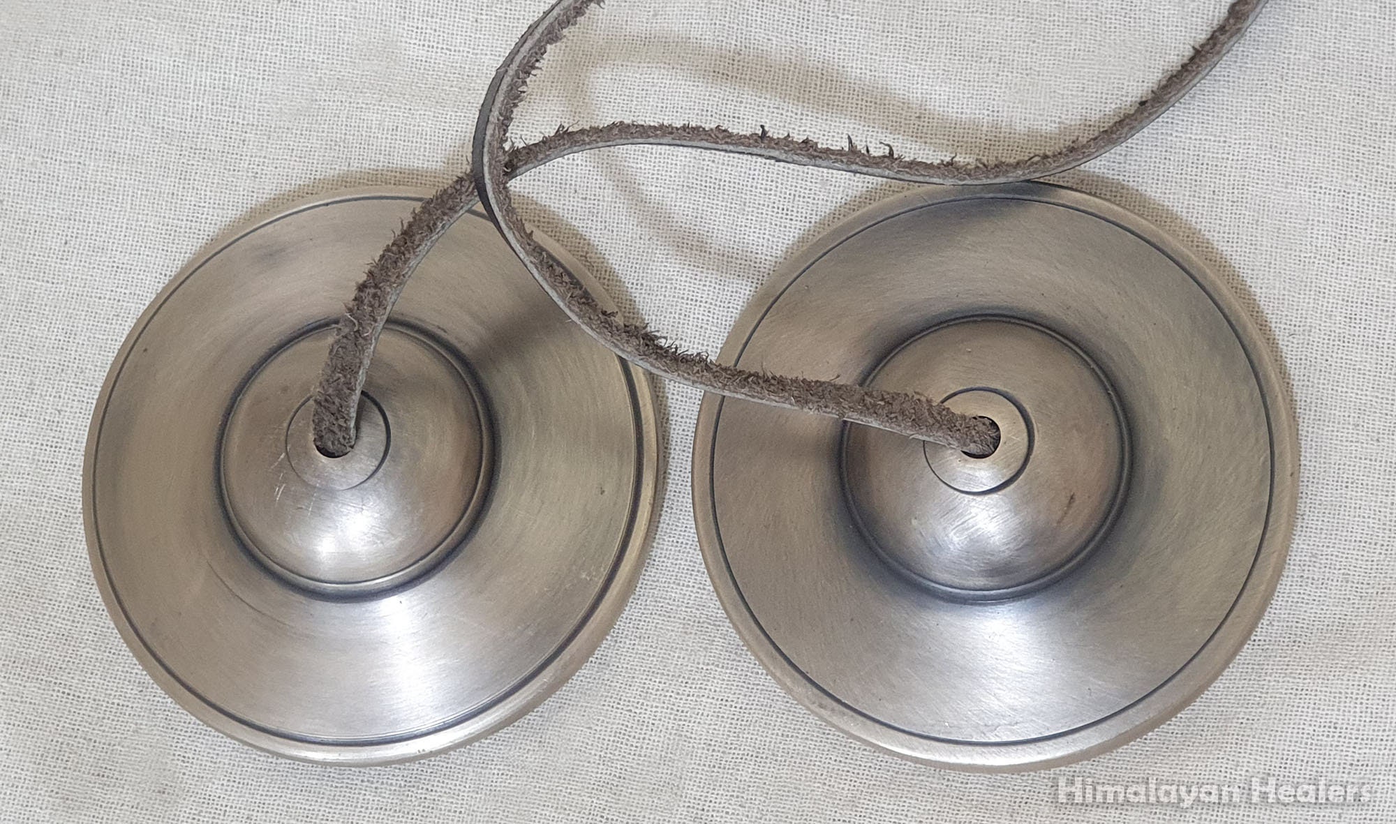 8 cm Tibetan Tingsha Brass / Hand Cymbals for Buddhist religious ceremonies and Rituals. 100 % Handmade from Nepal