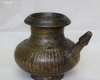 Vintage Bronze Karuwa Wassertopf: Nepalesisches Trinkgefäß