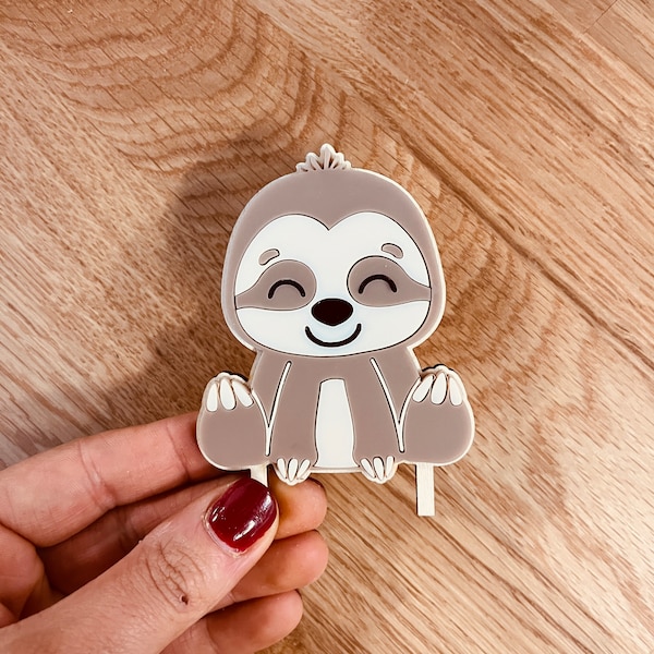 Sloth motif plug made of acrylic glass for personalized birthday plate with vase and candle, candle plate, birthday wreath