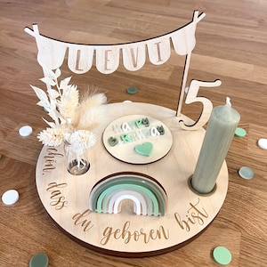 Personalized birthday plate pastel green with vase and candle, candle plate, birthday board, birthday table, birthday wreath