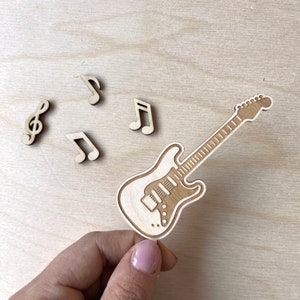 Electric guitar motif plug for personalized birthday plate with vase and candle, candle plate, birthday wreath, table decoration