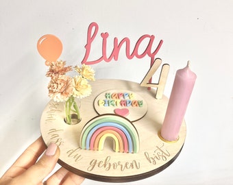 Assiette d'anniversaire colorée personnalisée avec vase et bougie, assiette à bougies, planche d'anniversaire, planche d'anniversaire, couronne d'anniversaire