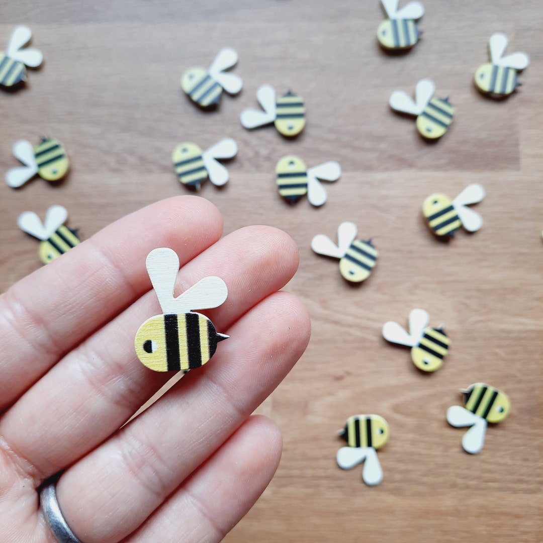 CYIOU 200 Stück Mini Holz Bienen - Selbstklebend Für DIY Basteln | 10x13mm Dekoration Für Fotorahmen & Karten