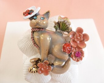 Enameled brooch "The Cat in the White Hat", metal and glass, multi-colored.
