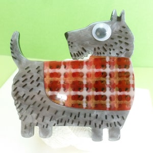 Modern &quot;Scottish terrier&quot; brooch, acrylic, gray, dark red, black, white and gold colors.