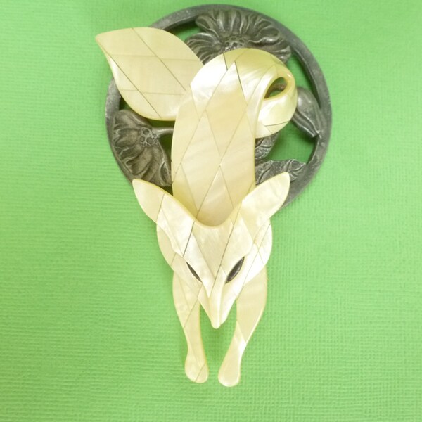 Large Léa Stein "Renard" brooch, vintage 70, plastic, ivory color.