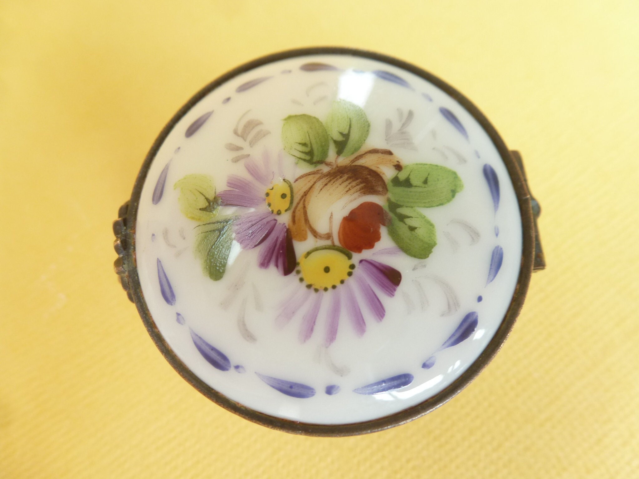 PILULIER DOUBLE COMPARTIMENT Decor Floral En Porcelaine De Limoges