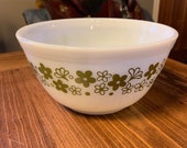 Pyrex Spring Blossom Bowl 1 1 2 Quart, 402