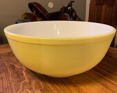 Pyrex 404 Primary Color Yellow Mixing Bowl 4 QT, 1940s Pyrex